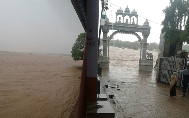 mount-abu-sirohi-flood-warning-2