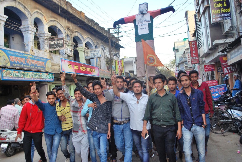 abu-road-protest-against-pathankot-riot-4