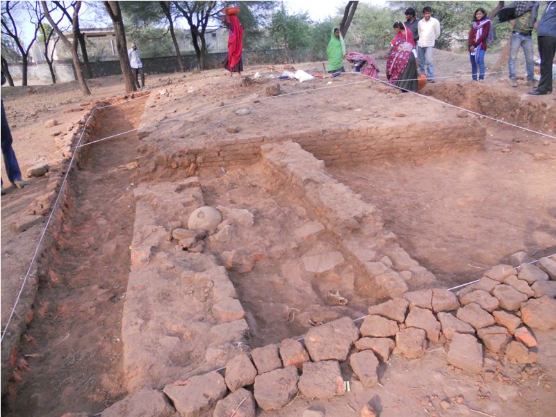 chandravati-abu-road-ancient-equipments-3