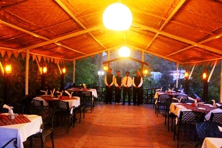 famous-veg-non-veg-restaurants-in-mount-abu