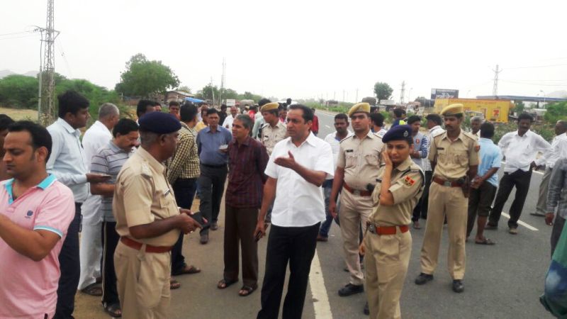 paldi-sirohi-accident-news-7-july-16-02