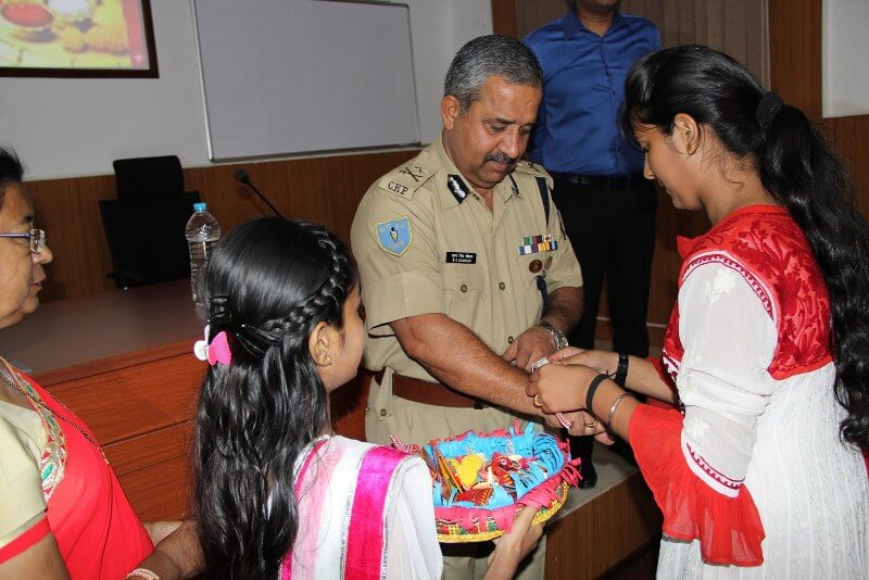 rakshabandhan-celebration-by-st-johns-school-aburoad-2016-2