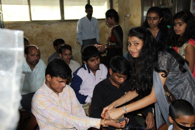 rakshabandhan-celebration-by-st-johns-school-aburoad-2016-8