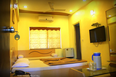 super deluxe room hotel vishram mount abu