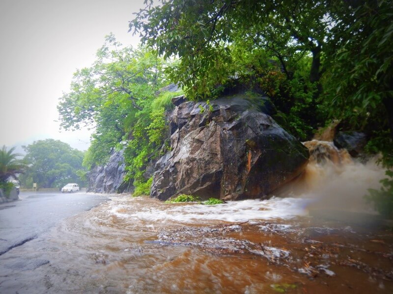 waterfalls in mount abu