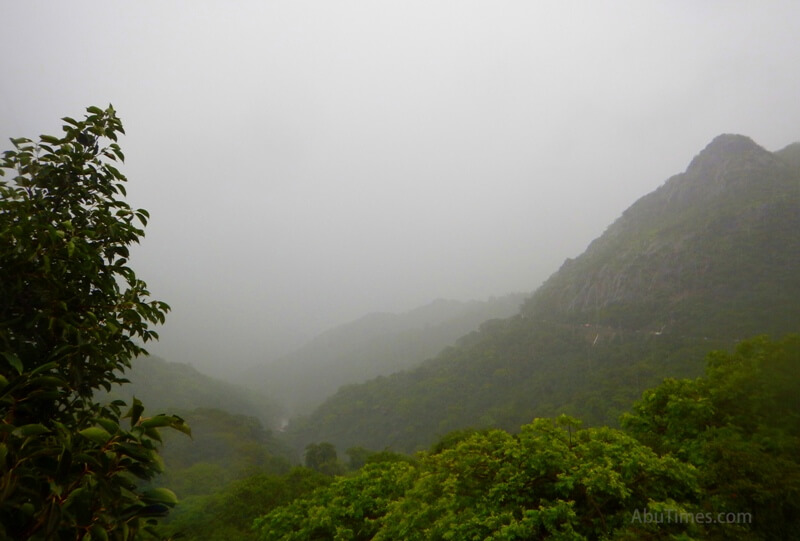 waterfalls in mount abu