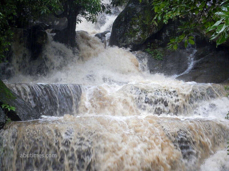 waterfalls in mount abu