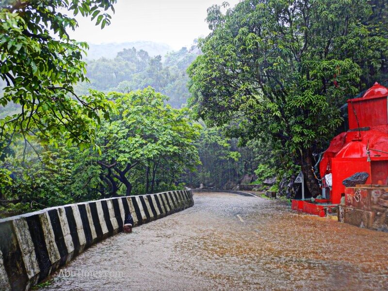 waterfalls in mount abu