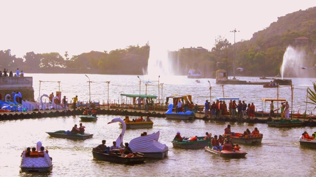 mount-abu-nakki-lake