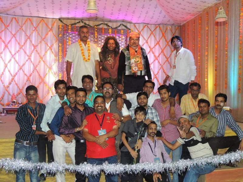 अग्रसेन गरबा मंडल के कार्यकर्ता इस साल के गरबा आयोजन में जुटे, मीडिया पार्टनर आबूटाइम्स.कॉम