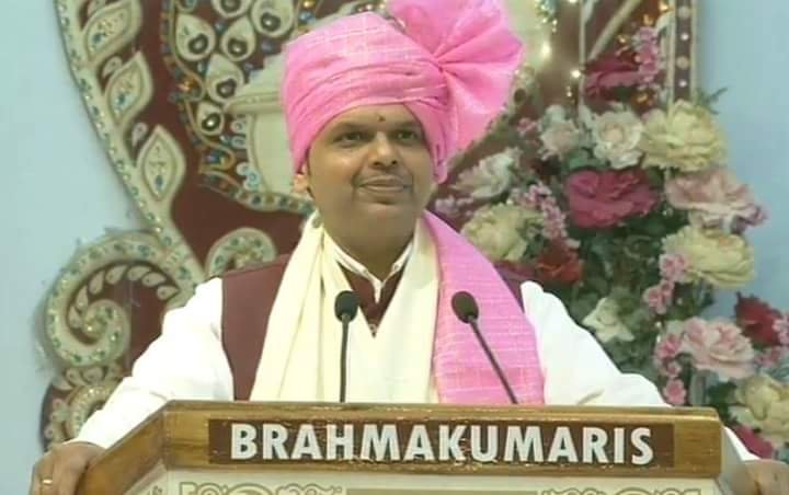 महाराष्ट्र के मुख्यमंत्री देवेंद्र फडणवीस ने किया पांडव भवन का अवलोकन
