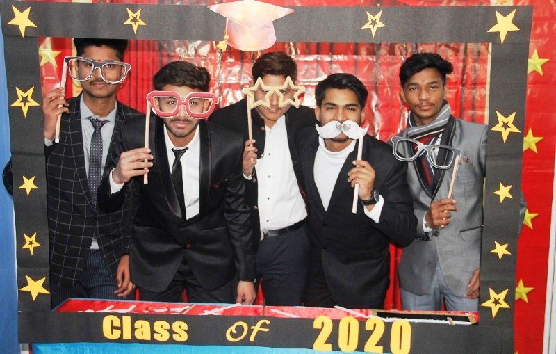 सेंट जाॅन्स स्कूल में हुआ विदाई समारोह