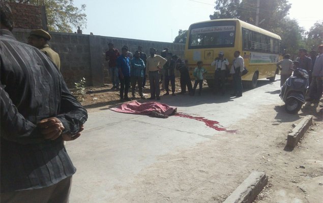 आबू रोड में हुआ दर्दनाक हादसा, बस ने कुचला आसिफ का चेहरा