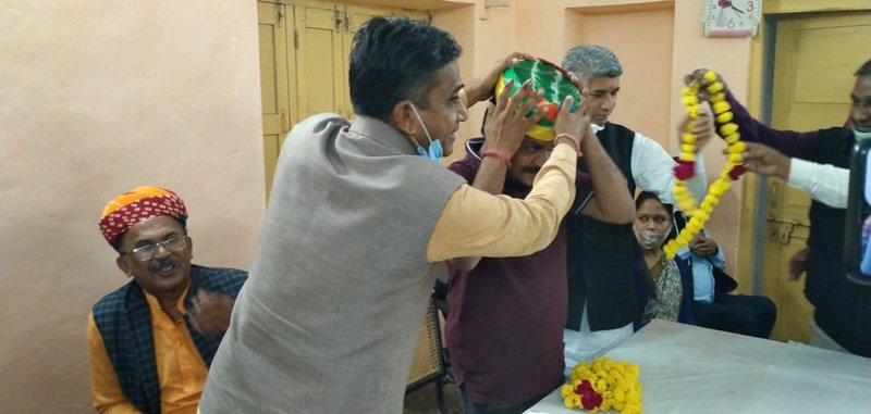 जनता की इच्छानुसार रवि शर्मा बने आबूरोड़ पालिका उपाध्यक्ष, 40 में से 26 वोट से हासिल की जित