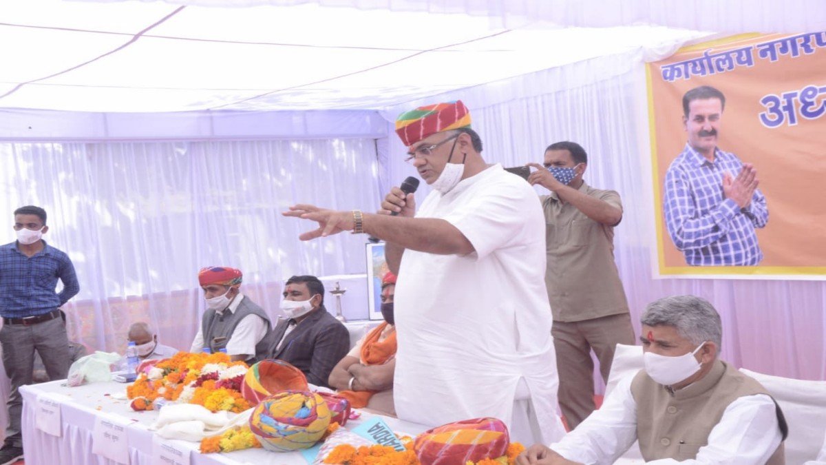 शहर का चहुमुखी विकास हमारी पहली प्राथमिकता: देवजी पटेल