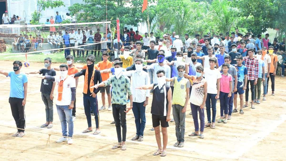 कोविड के बीच सेकड़ो की संख्या में हुई वॉलीबॉल प्रतियोगिता संपन्न