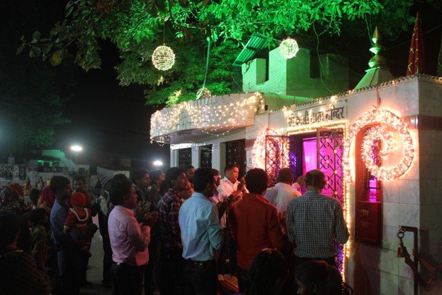In the soothing mist, the energetic Garba Raas heated atmosphere at Agrasen Garba Mandal, Mount Abu