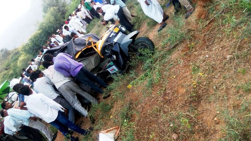 बस व आॅटो रिक्षा की टक्कर में 7 की मौत 20 से अधिक घायल