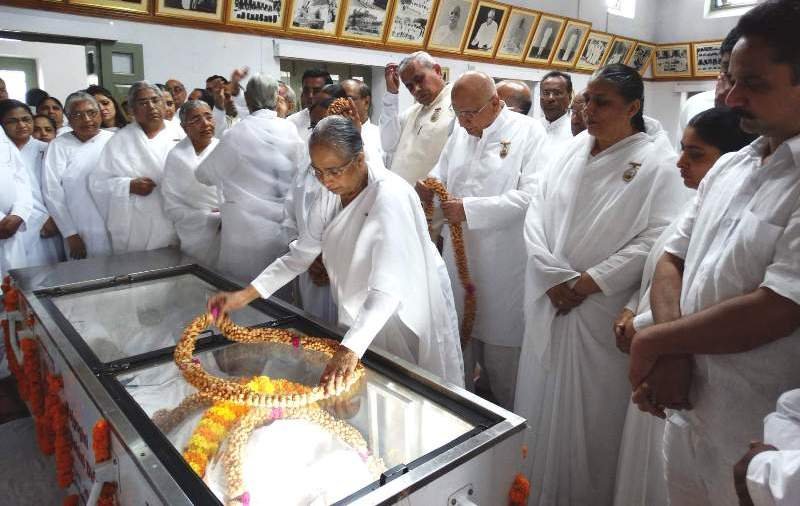 राजयोगिनी मोहिनी बहन के अंतिम दर्शनार्थ श्रद्धालूओं का लगा तांता