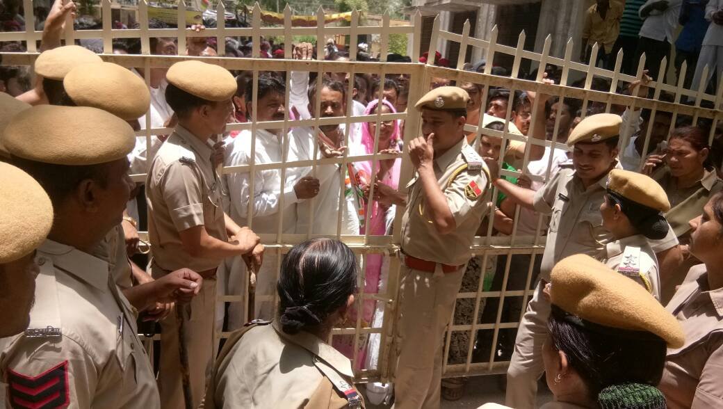 कांग्रेस की दहाड़ हर किसान का हो बेडा पार: सिरोही धरना प्रदर्शन