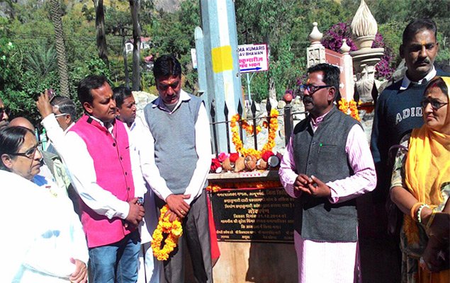 श्री सुरेश जी थिंगर की उपस्थिति में हुआ दादी प्रकाशमणि सर्किल का लोकार्पण