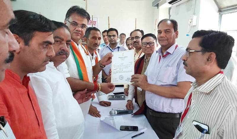 Devji Patel makes a Hattrick win, Modiji likely to be PM again