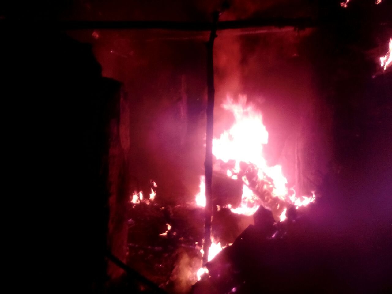 जनता कॉलोनी, माउंट आबू के एक घर में लगी आग