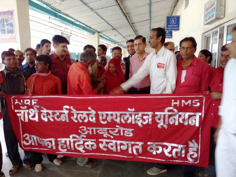 अजमेर डिवीजन की पहली महिला कुली बनी मणि: आबूरोड