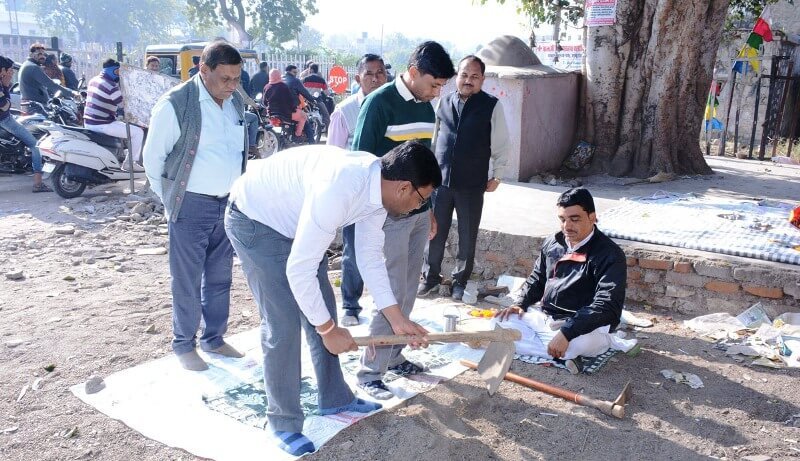 अब रैल फाटक खुलने का न करना होगा इंतजार; गांधीनगर, आबुरोड के ओवर ब्रिज कार्य का हुआ शिलायान्स