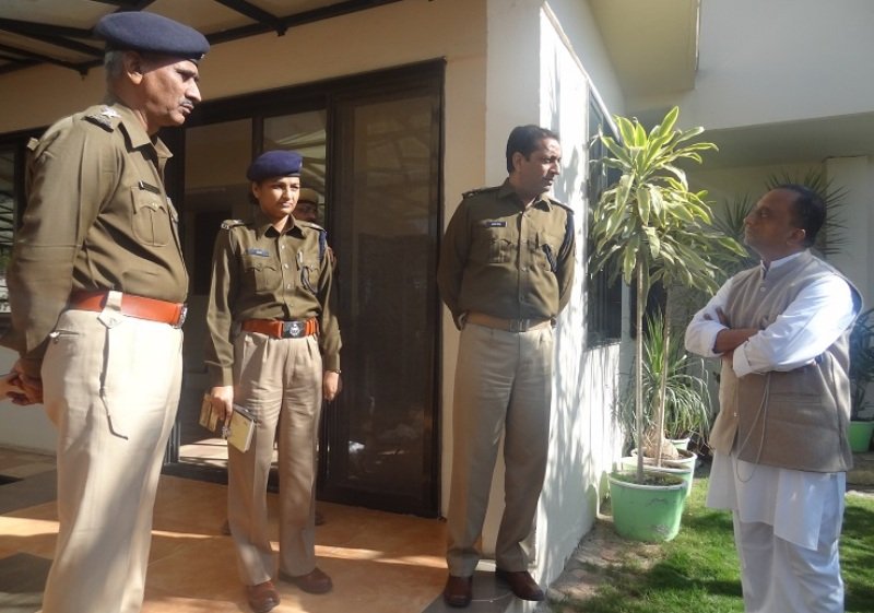 नक्शानवीश हेमंत पाटील और उसके सहायक की धर में हुई हत्या: विख्यात जानकारी