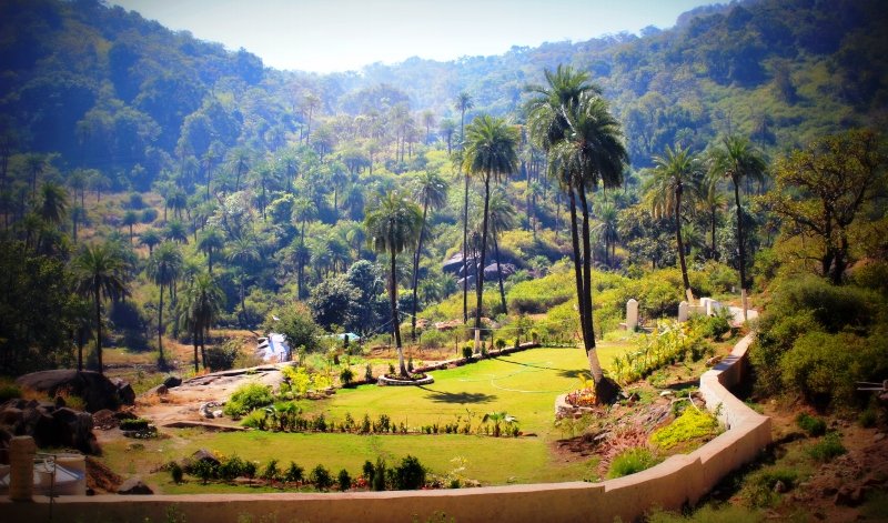 HILL VILLAGE & GARDEN RETREAT