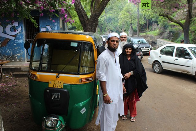 The son drove his Abbu and Ammi to Mount Abu in Auto Rickshaw