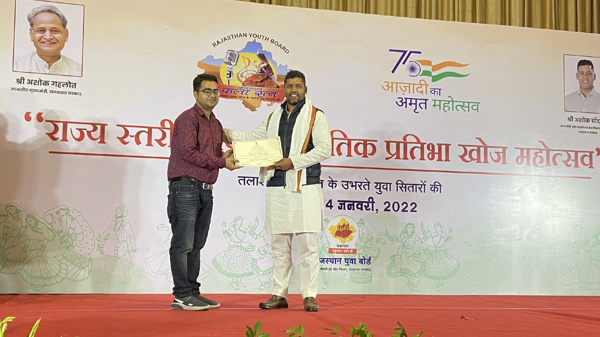 सिरोही के कार्तिकेय शर्मा खेल मंत्री से सम्मानित, प्रधानमंत्री से करेंगे संवाद