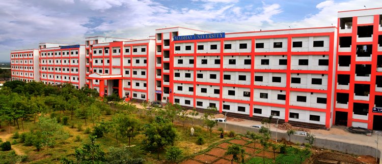 एक न्यूज़ चैनल के स्टिंग ऑपरेशन में माधव यूनिवर्सिटी में फर्जी डिग्री बाटने का भांडा फोड़