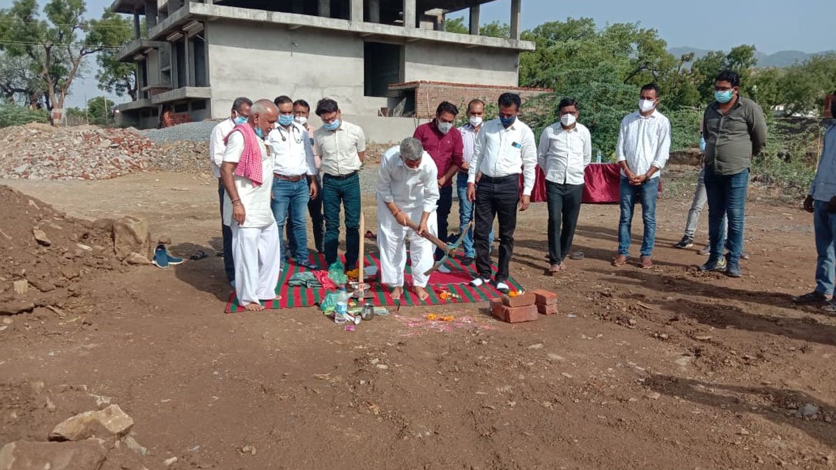 विधायक कोली ने ऑक्सीजन प्लांट निर्माण का किया भूमि पुजन, एंबुलेंस के लिए 16 लाख किए आवंटित