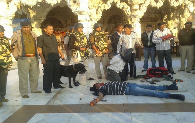 आबूरोड गुजरात के अंबाजी में पुलिस ने आतंकी हमले का मॉकड्रिल किया।