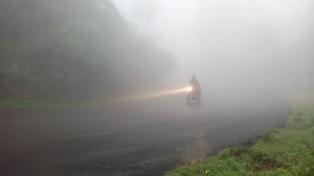 माउंट आबू की वादियो में छाया घना कोहरा