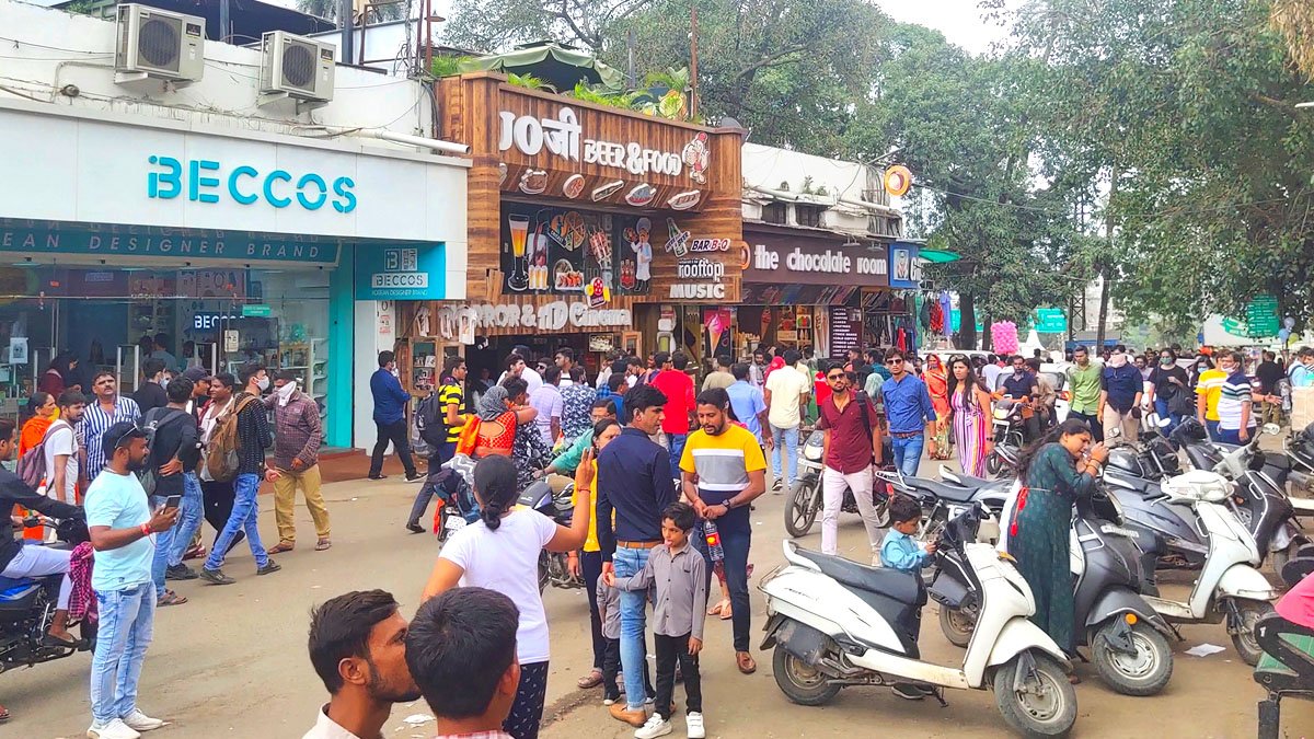 जन्माष्टमी के सीज़न पर आई 5,650 गाडियों से नाके पर हुई 7.5 लाख की आय