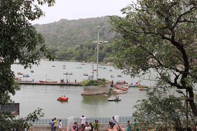 30665 tourists visited Abu in last weekend