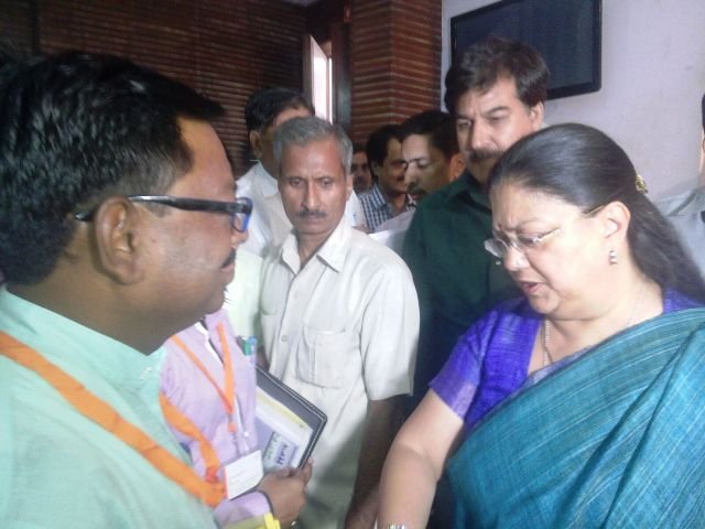 CM of Rajasthan exchange words for development of Mount Abu with Hill Station's Nagar Palika Chairman