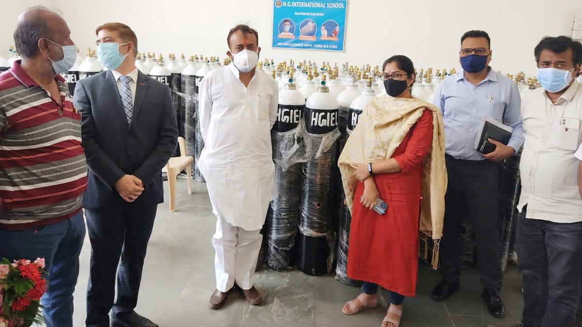 ऑक्सीजन प्लांट पश्चात आज एचजी इंफ्रा द्वारा कराये गये 200 ऑक्सिजन सिलेंडर उपलब्ध: आबूरोड़