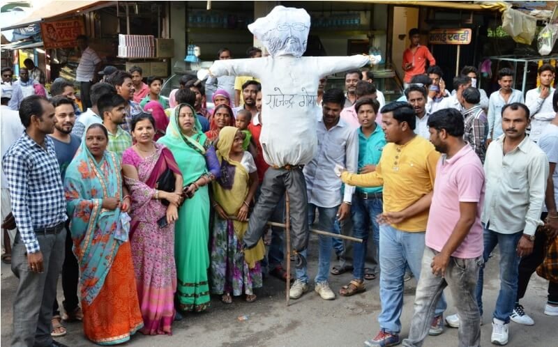 युवा मोर्चा ने भाजपा नगर मण्डल की निकाली शव यात्रा: आबूरोड़