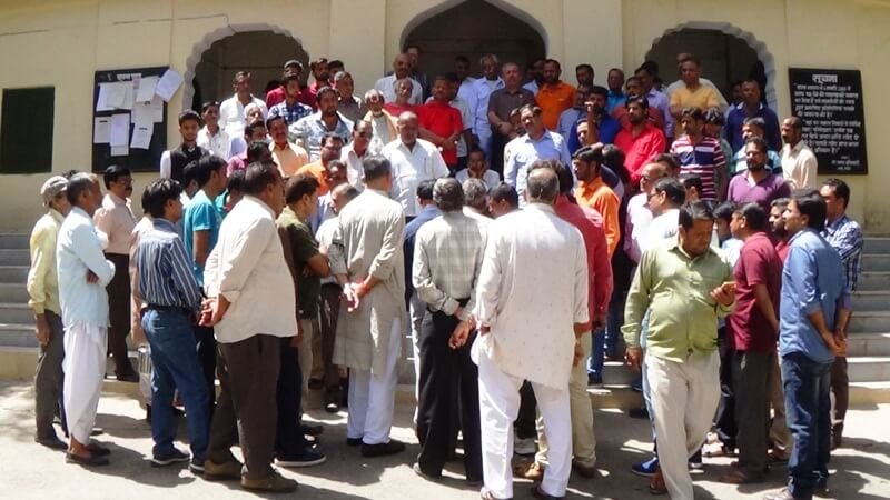 भीम रैली के पश्चात उपाध्यक्ष  व अध्यक्ष द्वारा दिए गए विवादित भाषण के कारण आबू में आक्रोश व प्रदर्शन