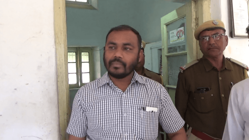 अपनी क्रेडिट के एम.डी राकेश अग्रवाल (बॉबी भाई) ने आबू में किया सरेंडर [देखे विडियो]