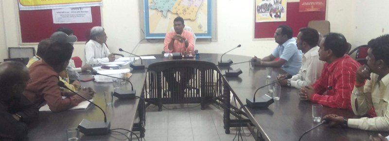 जिला पशु कु्ररता निवारण समिति की बैठक संपन्न: जिला  कलेक्टर ने बताए दायित्व