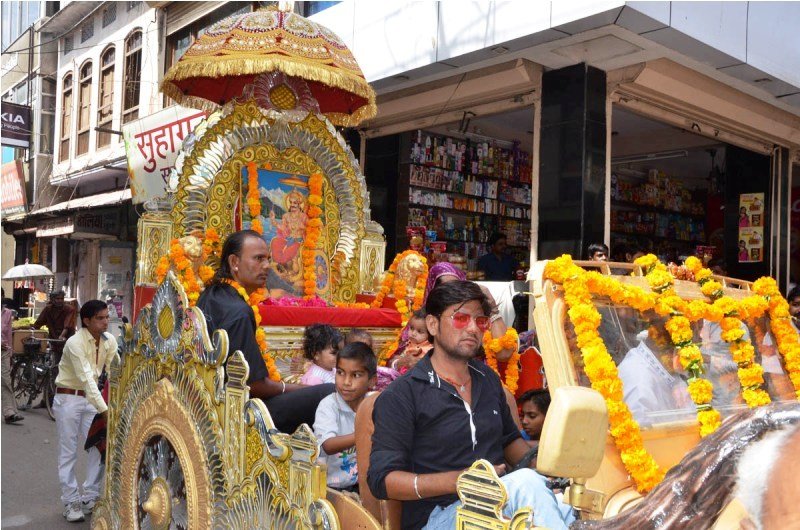 शनिभगवान की शोभायात्रा निकली