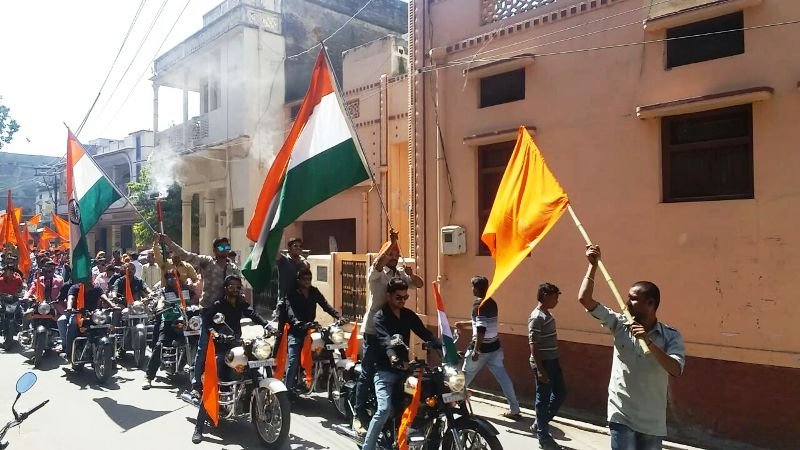 सिरोही में लहराया तिरंगा और केसरिया, देशभक्तो ने देशद्रोहियों को दिया "जोर का झटका धिरे से"