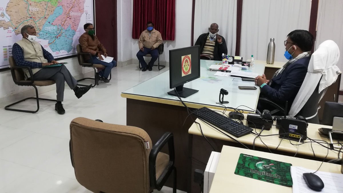 जिला कलक्टर ने जिले में बर्ड फ्लू न फैले को लेकर  ली अधिकारियों की बैठक: सिरोही
