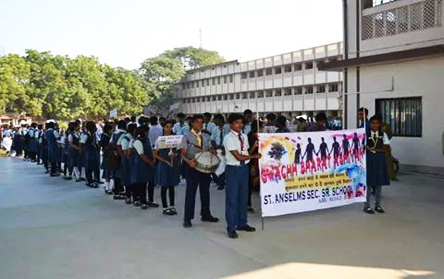 सेन्ट एन्स्लम आबू रोड के 5000 विध्यार्तियो ने दिया स्वच भारत का सन्देश