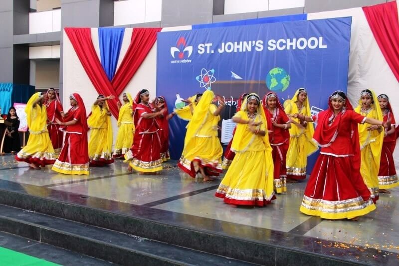 सेंट जाॅन्स स्कूल में सम्पन्न हुआ आशीर्वचन ’’लक्ष्य 2018’’